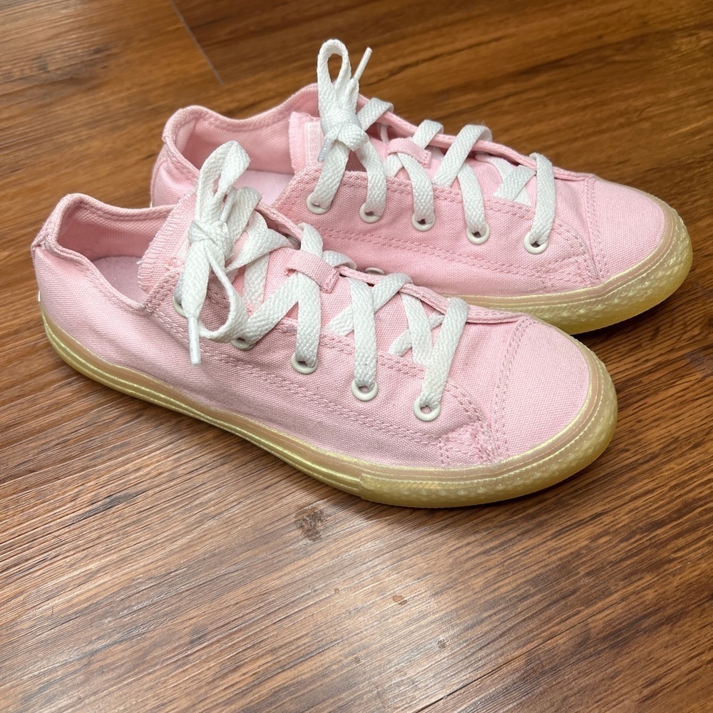 Converse CTAS Ox Cherry Blossom Pink Low Top Canvas Sneakers Girls Size 4 New